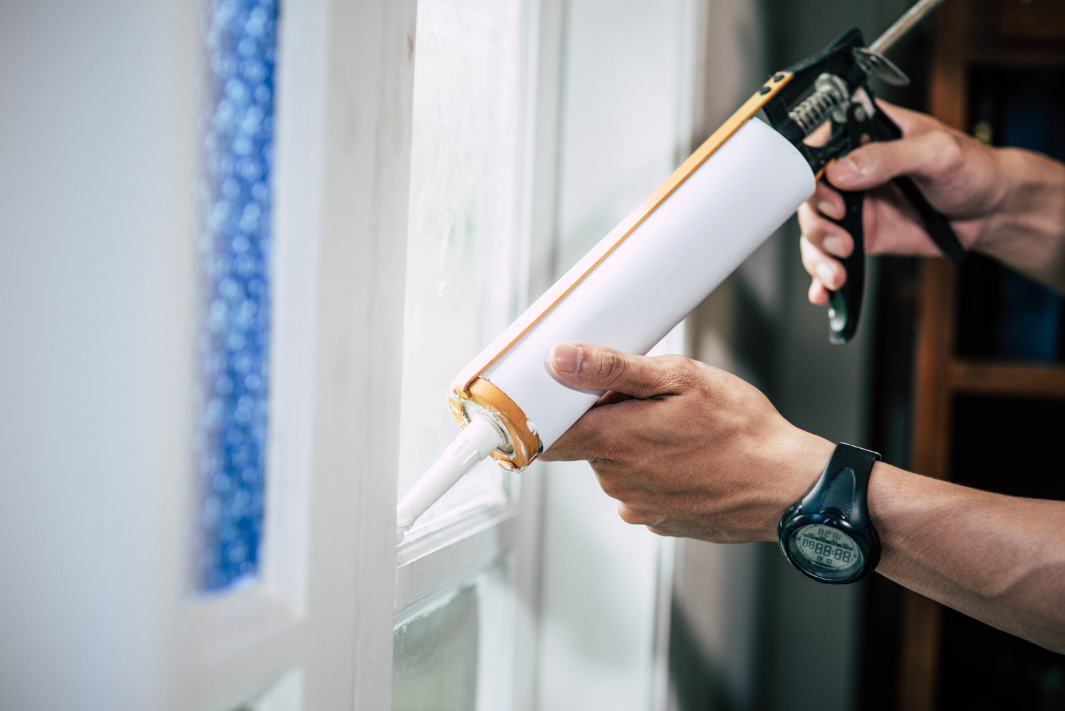 Adhesive vs Sealant: